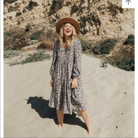 Carly Jean Los Angeles Noel Dress - Picture 1 of 13